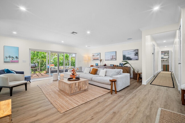 Building Photo - 2421 SW 29th Way