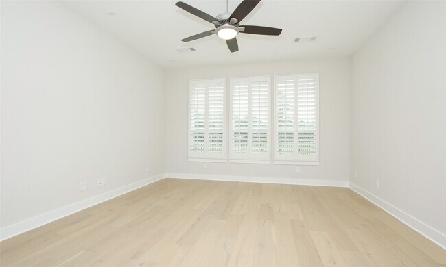Building Photo - 8018 Hingham Ln