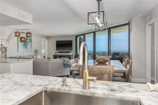 Building Photo - 690 Island Way