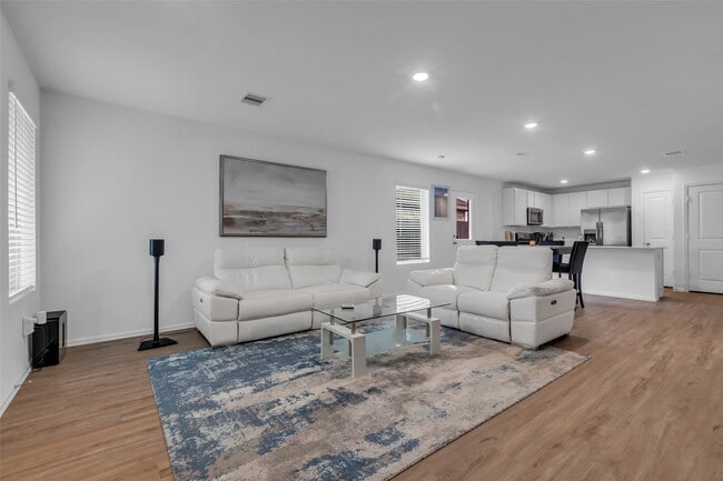 Building Photo - 4154 Saltillo Lakes Dr