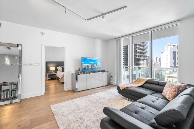 Building Photo - 951 Brickell Ave