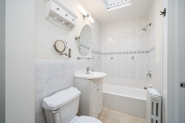 Building Photo - 6128 Madison St