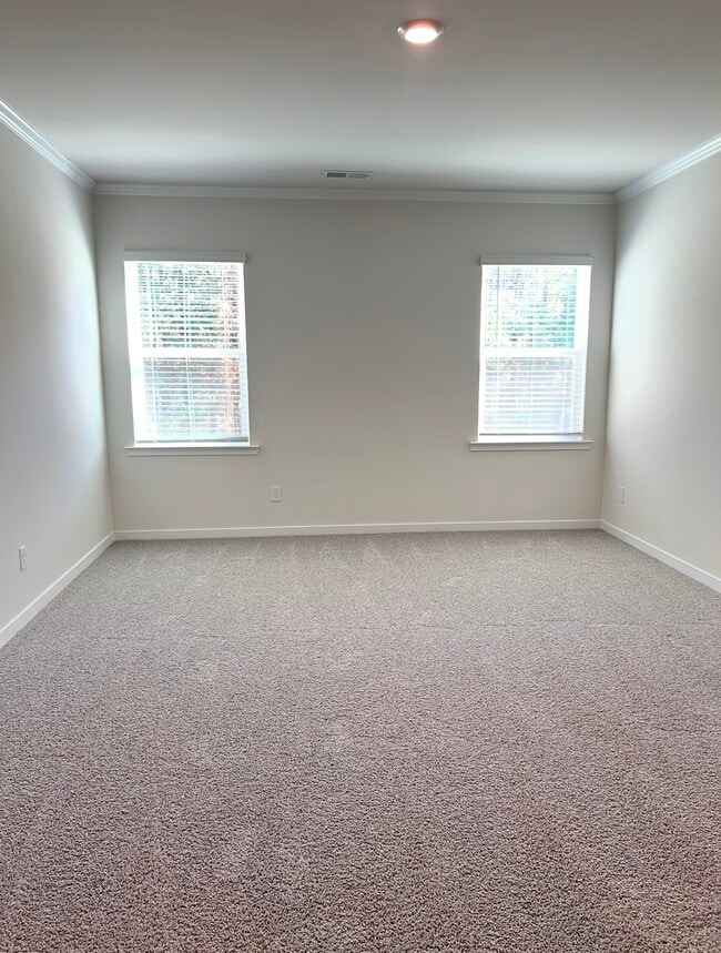 Building Photo - 422 Janie Cir