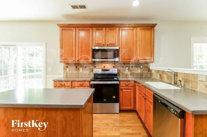 Building Photo - 4015 Shadetree Dr