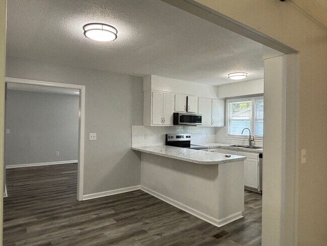 Building Photo - 4 Clark Ct