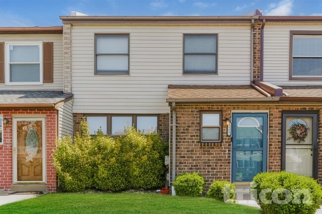 Building Photo - 5127 N Hunters Ct