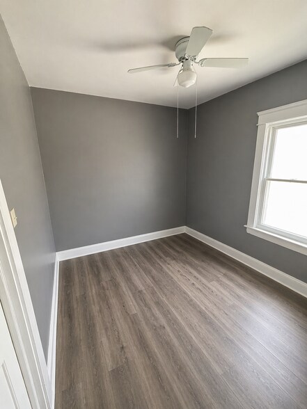 Building Photo - 2814 E 118th St