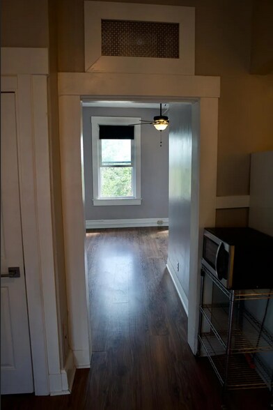 Building Photo - 308 W McMicken Ave