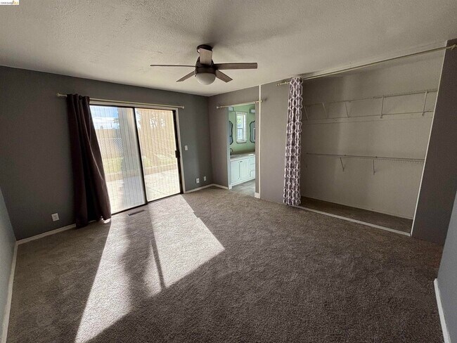 Building Photo - 5250 Riverlake Rd