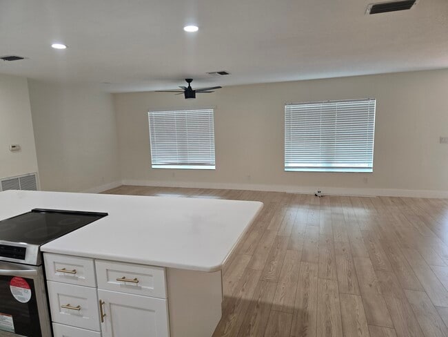 Building Photo - 401 N Bryan Cir