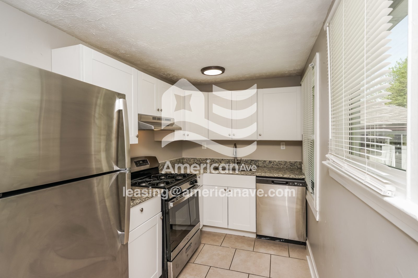 Building Photo - 515 W Whitney Ave