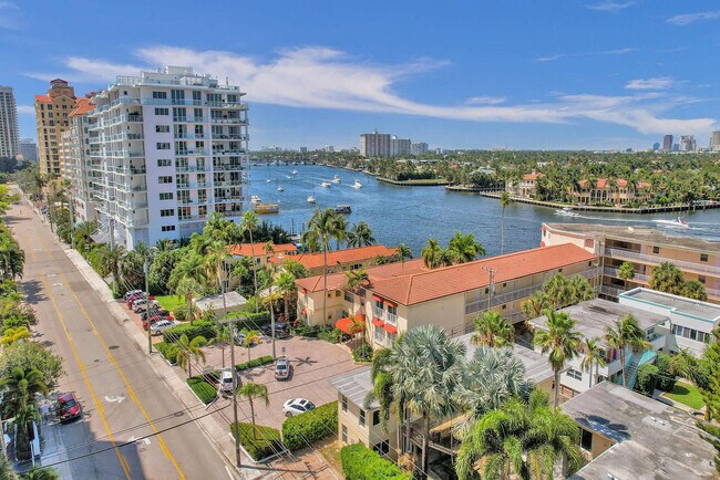 Building Photo - 2908 Bayshore Dr