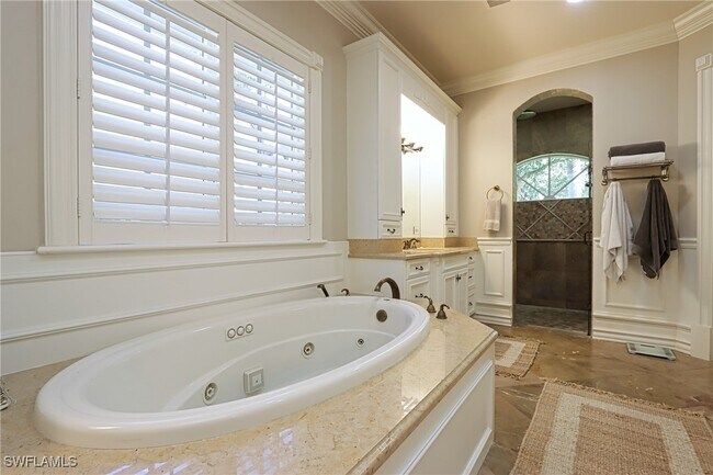 Building Photo - 750 Portside Dr