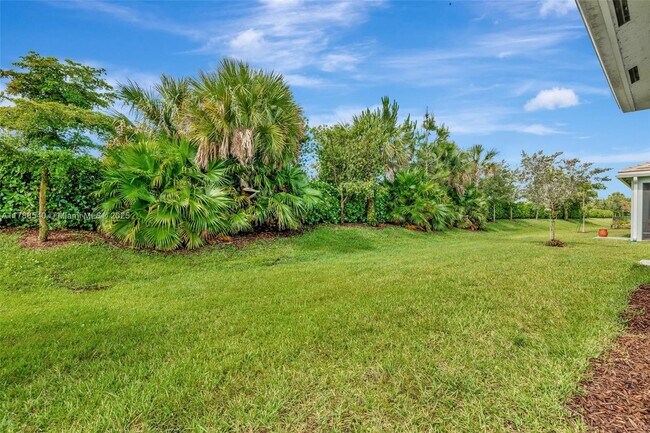 Building Photo - 12756 SW Clear Water Way