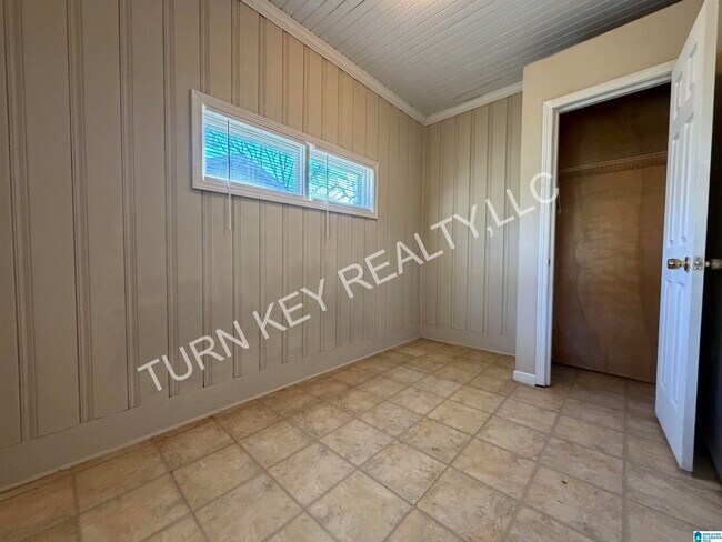 Building Photo - 305 McPherson Ave