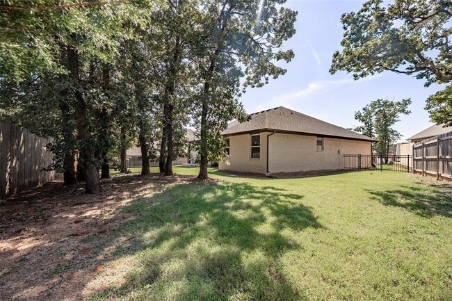 Building Photo - 2429 Rumble Ct