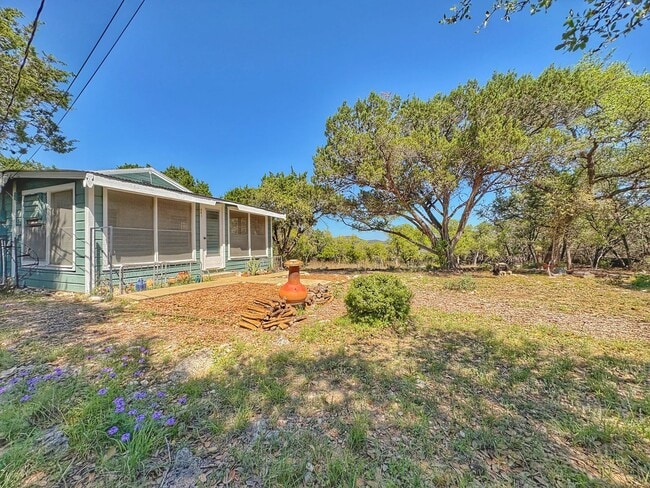 Primary Photo - Cute country cottage, utilities included!
