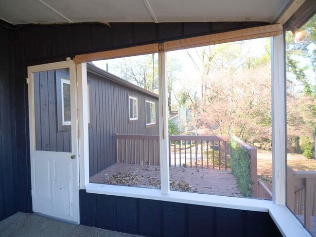 Building Photo - 1179 Justice Dr