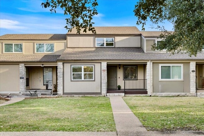 Building Photo - 18231 Lakepoint Cove