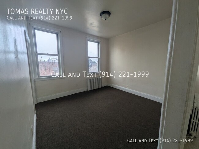 Building Photo - 10 N Bond St