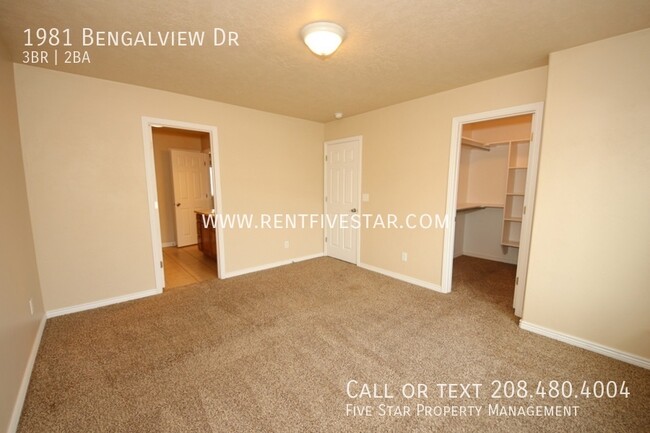 Building Photo - Newer Construction Townhome Available! Vis...