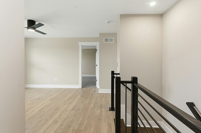 Building Photo - 521 Coolmore Ct