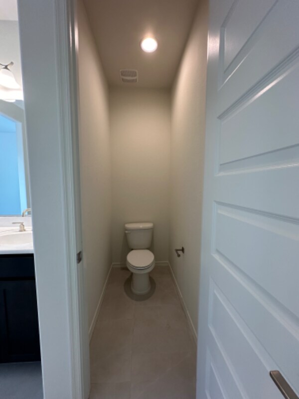 Building Photo - 24240 W Hess Ave