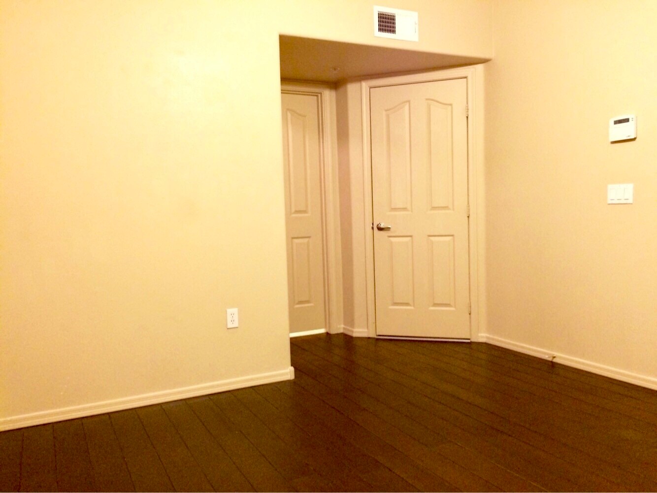 Master Bedroom - 280 S Evergreen Rd