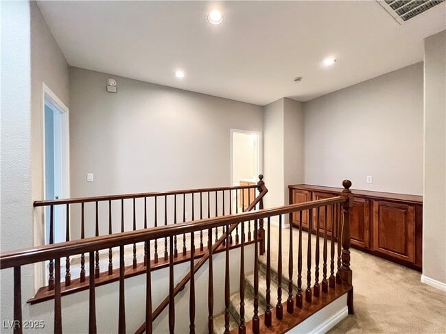 Building Photo - 6164 Bridgeport Hills Ave