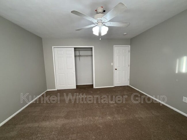 Building Photo - 415 Williamsburg Dr