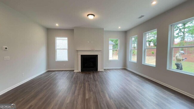 Building Photo - 2245 Whistler Wy NE
