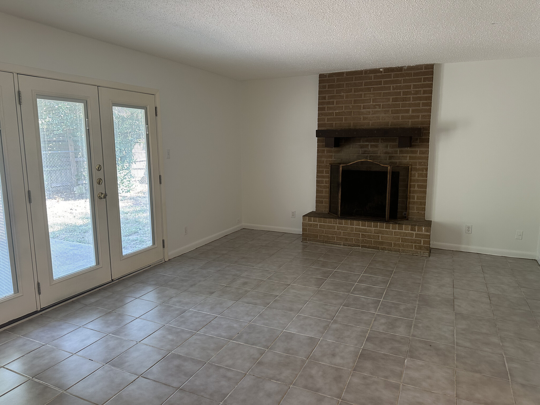 Building Photo - 2701 Sweeney Ln