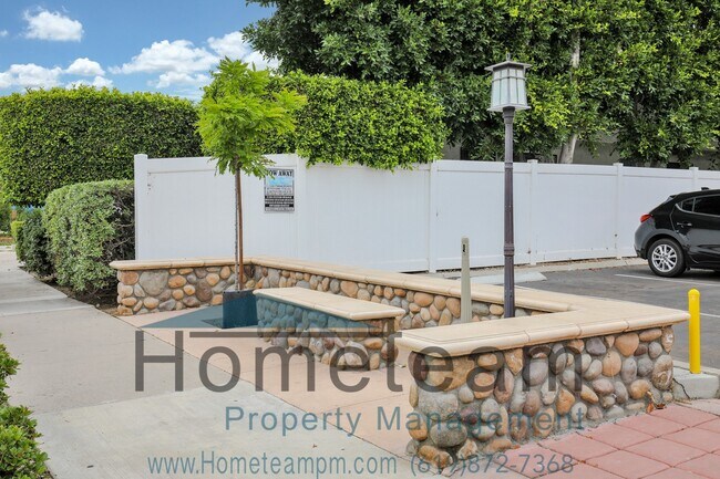 Building Photo - 2 BR/ 2 BA 892 SQFT SAN DIEGO CONDO