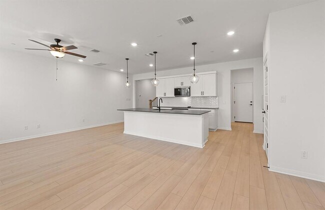 Building Photo - 2725 Woodall Dr