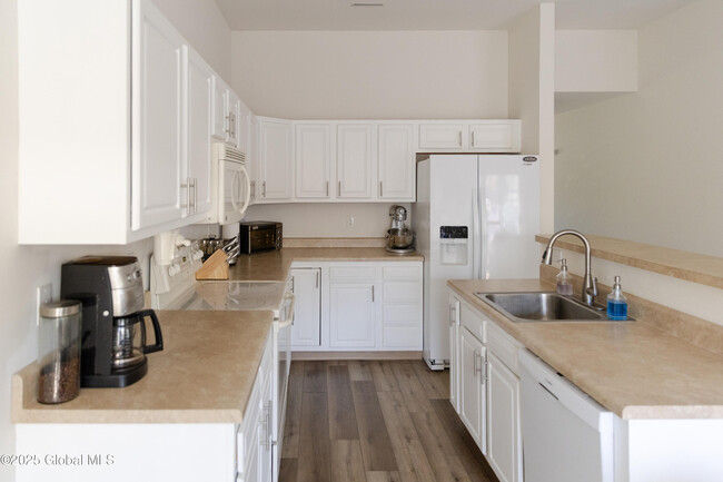 Building Photo - 116 Annabelle Pl