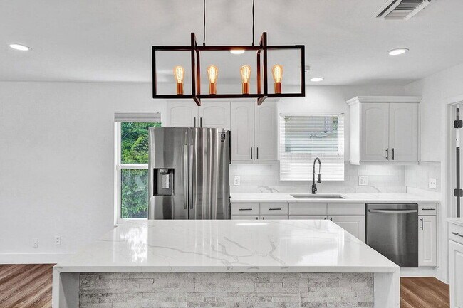 Building Photo - 4110 NW 10th St