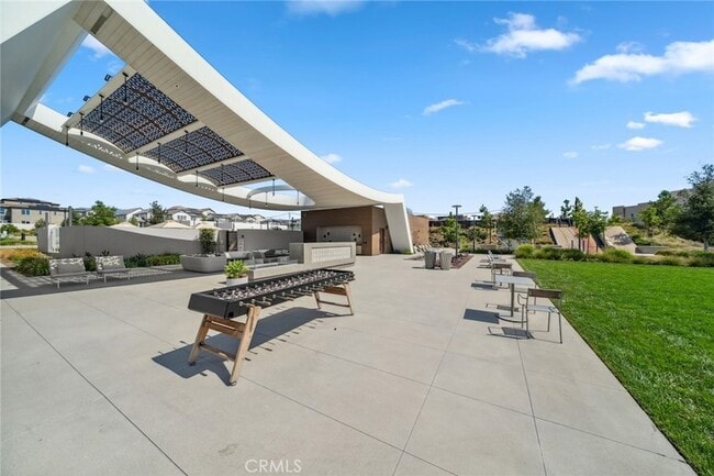 Building Photo - 264 Merit
