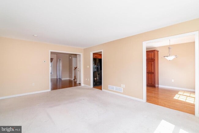 Building Photo - 5150 Mendenhall Dr.