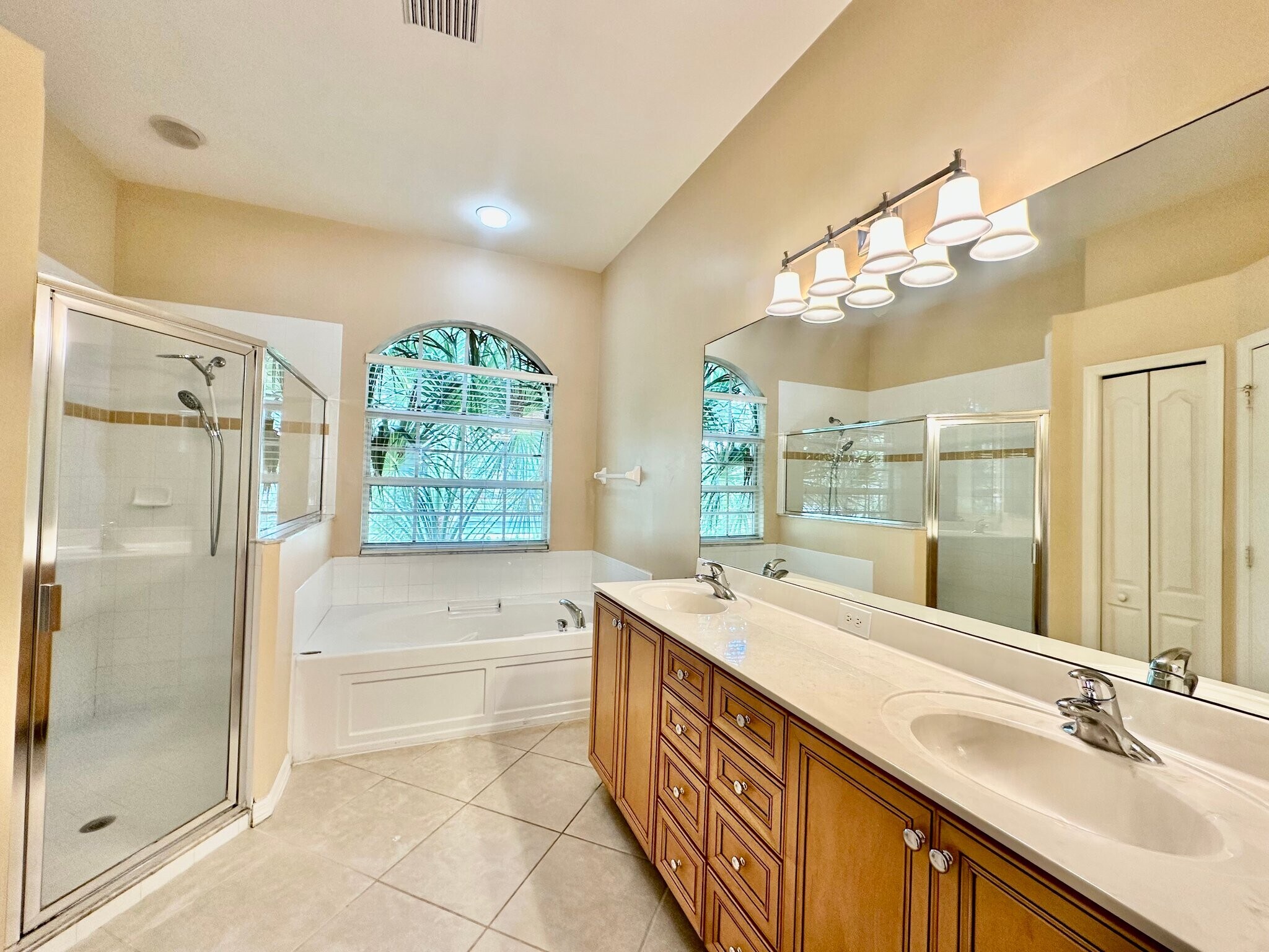 Building Photo - 14511 Jekyll Island Ct
