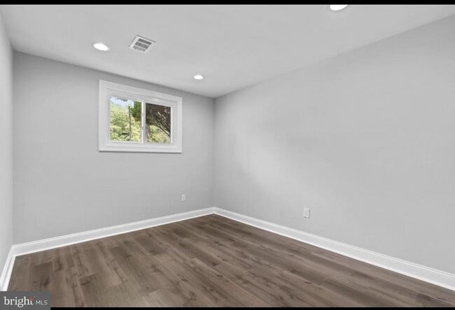 Building Photo - 9802 Cherry Tree Ln