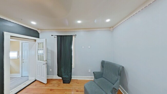Building Photo - 126 N 53rd St