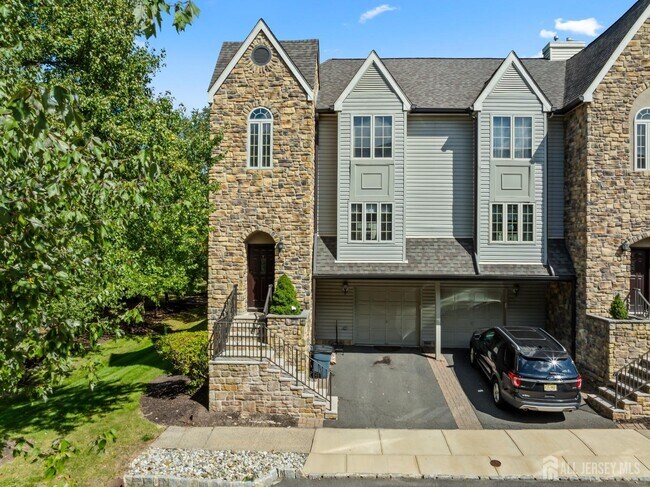 Building Photo - 7 Finch Ct