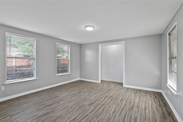 Building Photo - 2821 Gladstone Dr