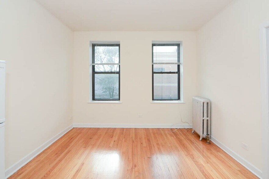 Building Photo - 2737 N Spaulding Ave