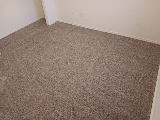 Building Photo - 5775 Bernstein Dr