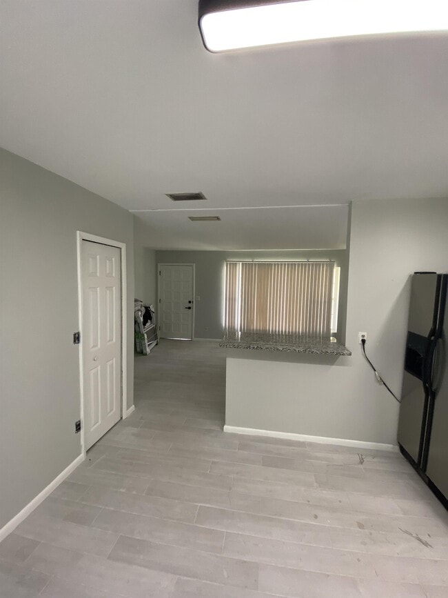 Building Photo - 2461 Quail Ave