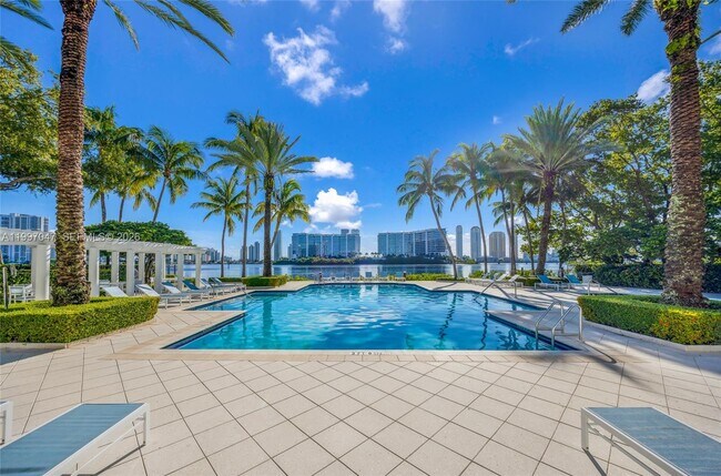 Building Photo - 3245 NE 184th St