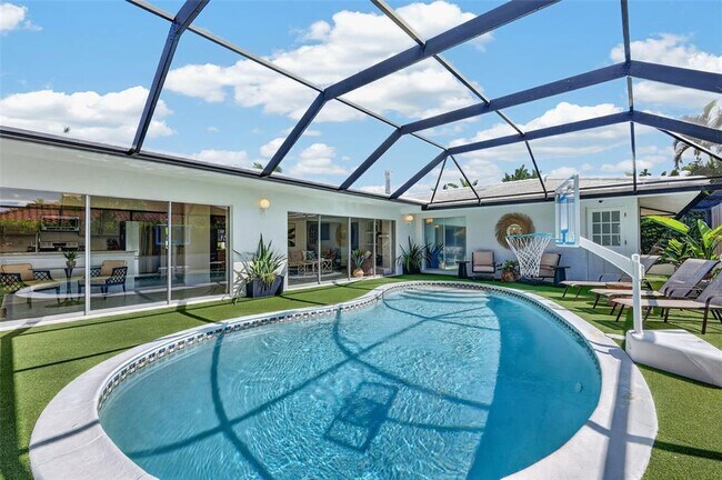 Building Photo - 567 Bird Key Dr