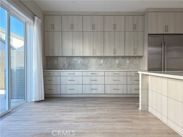 Building Photo - 160 Longden