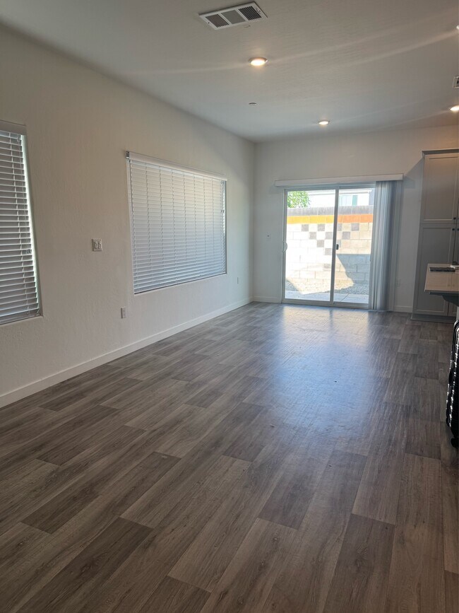 Building Photo - 3321 Mulberry Grv Wy